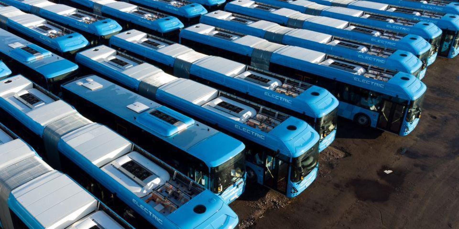 145 nya elbussar väntar på att sättas i drift på söndag.