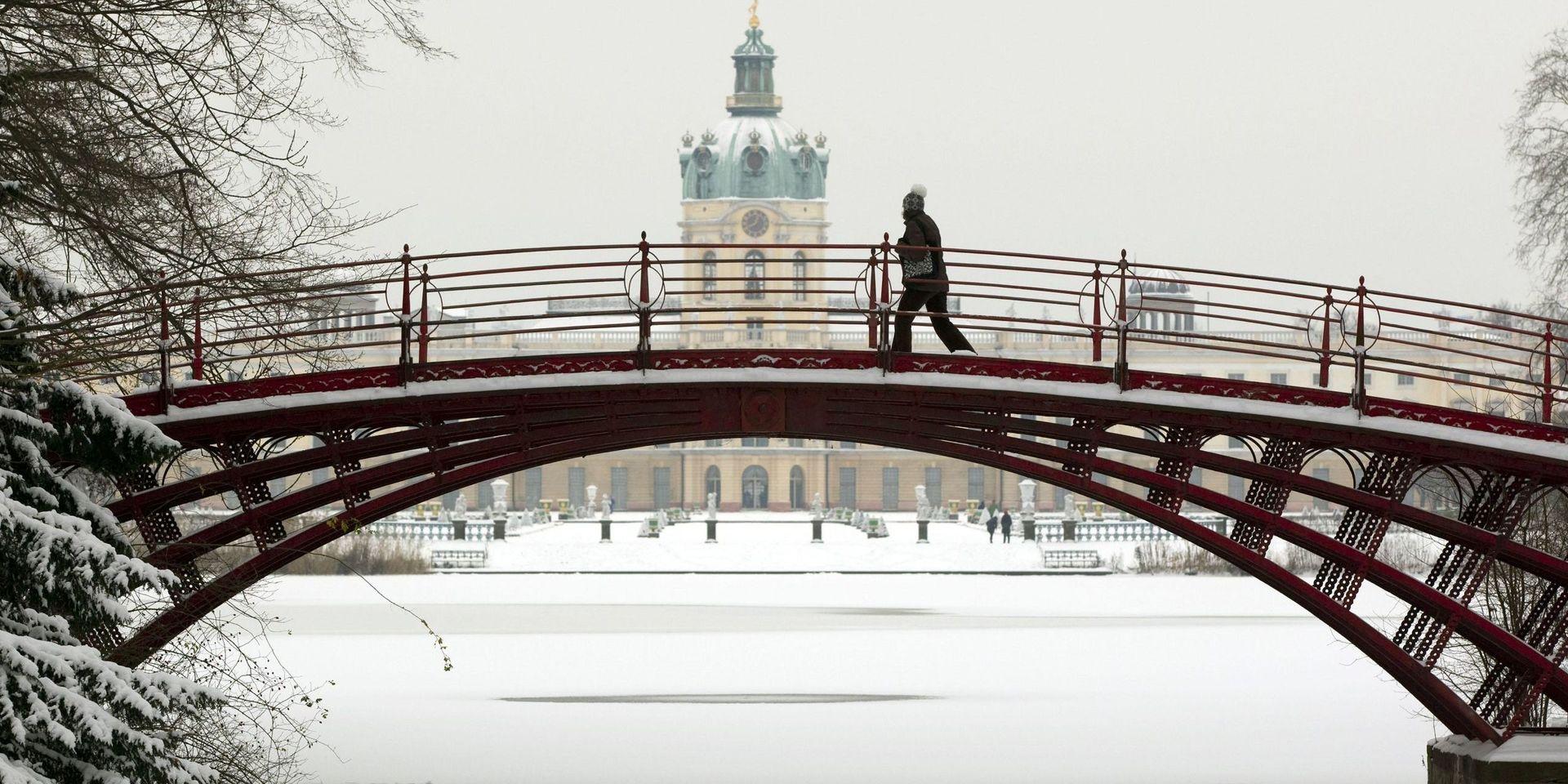 Charlottenburgs slott i ett snöigt Berlin.