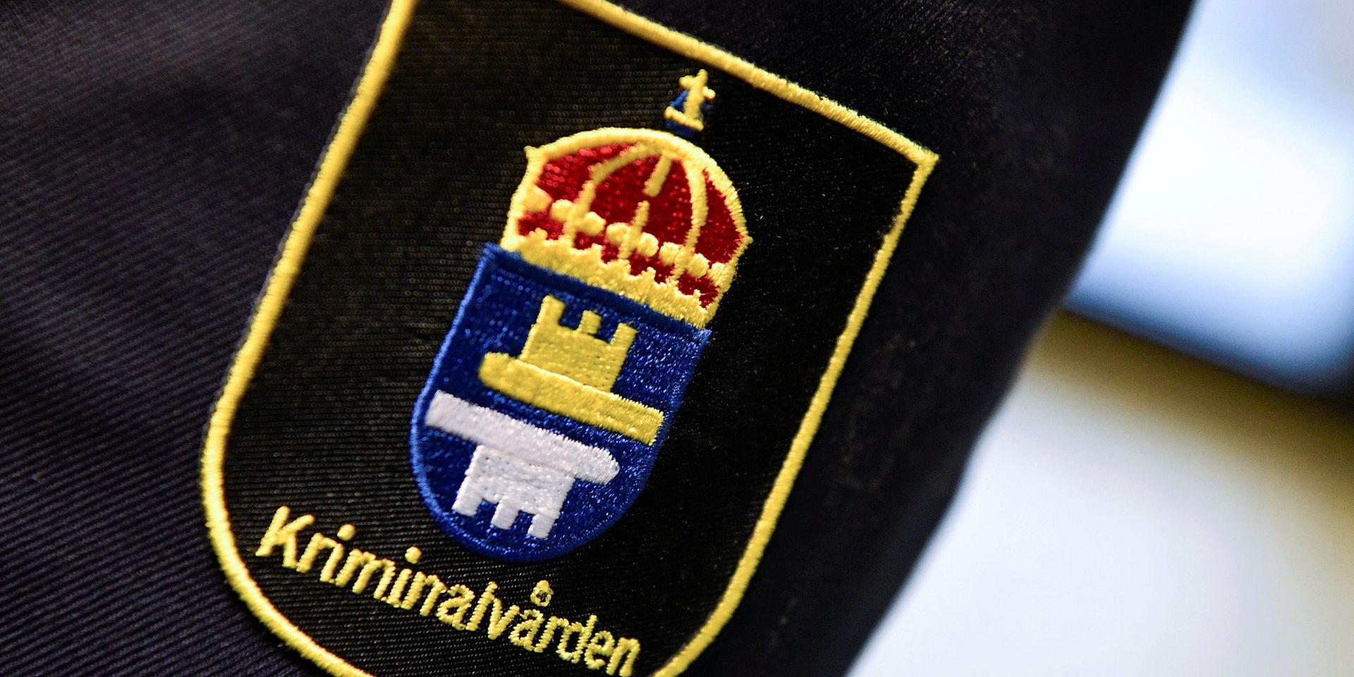 Redan för över 100 år sedan började Skyddsvärnen i Sverige lägga grunden för det som blev frivården, alltså den öppna kriminalvården, skriver debattörerna. 