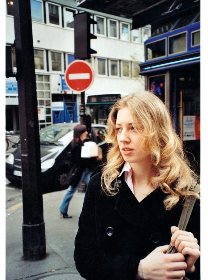 2004 reste en ung Veronica Maggio till Paris med sin dåvarande pojkvän. Foto: Privat.