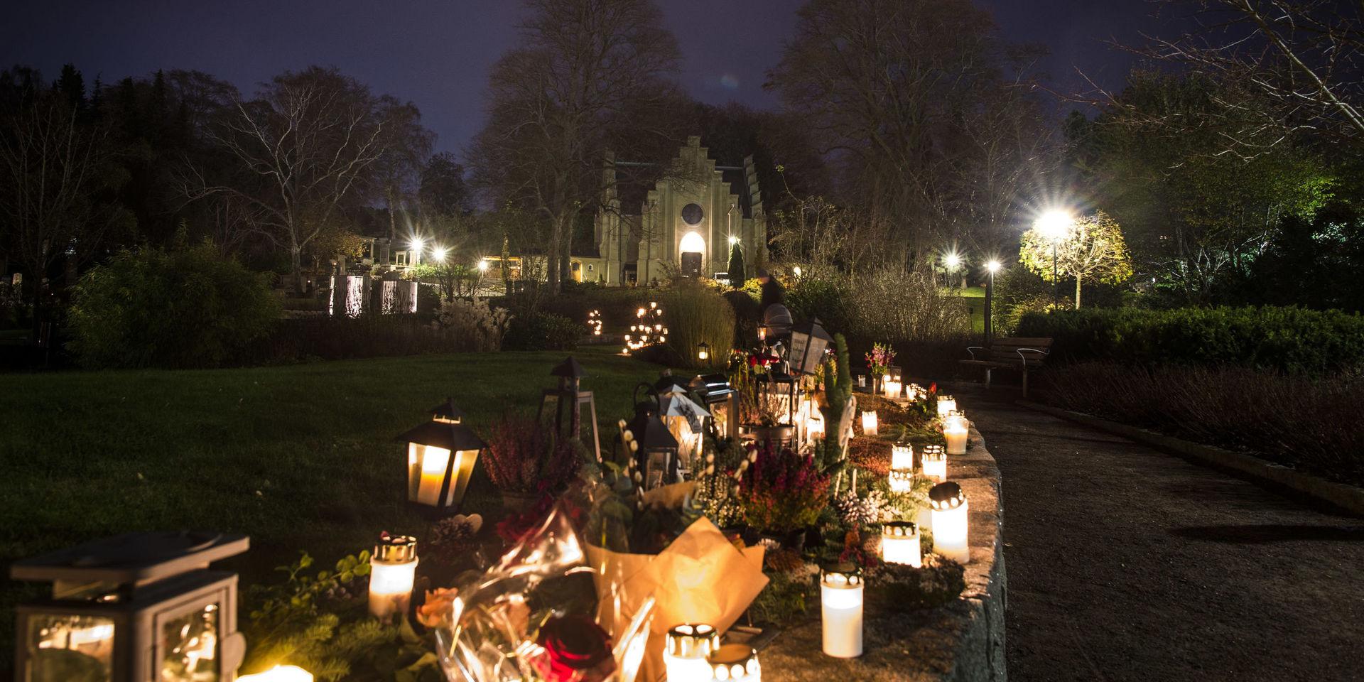 Under fredagen hade många begett sig till Östra kyrkogården för att tända ett ljus.