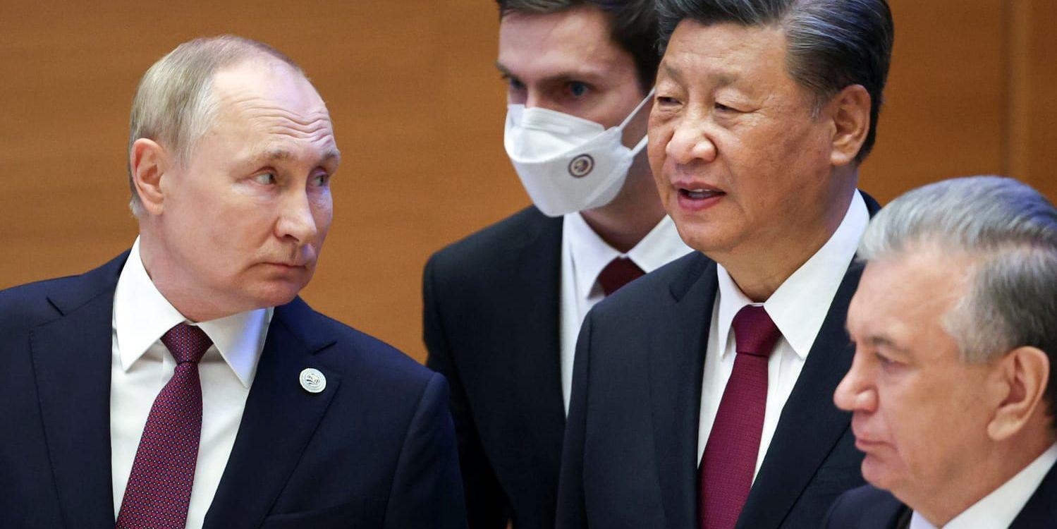 Vladimir Putin och Xi Jinping tillsammans med Uzbekistans president Sjavkat Mirzijojev i Samarkand 2022.