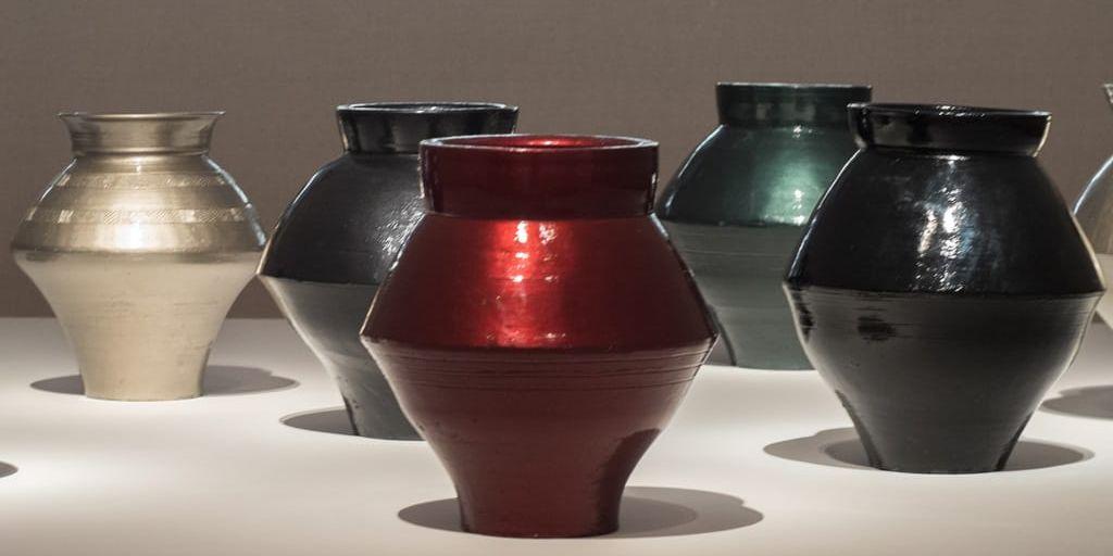 Han Dynasty Vases with Auto Paint (Han-Dynastie-Vasen mit Autolack), 2013.