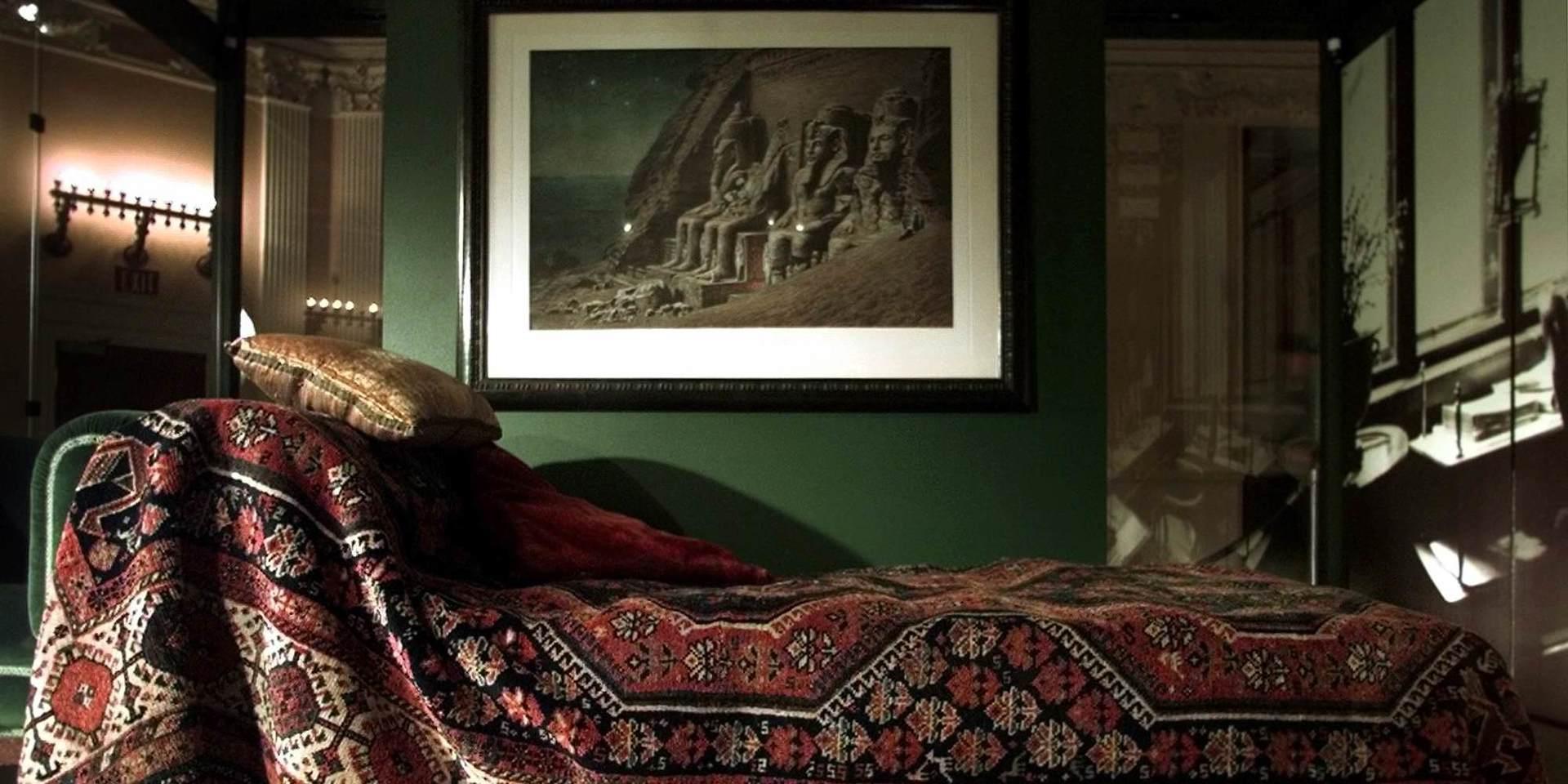 En persisk matta prydde Freuds divan. Fotot är taget på utställningen ”&quot;Sigmund Freud: Conflict and Culture&quot; som visades i Washington 1998.
