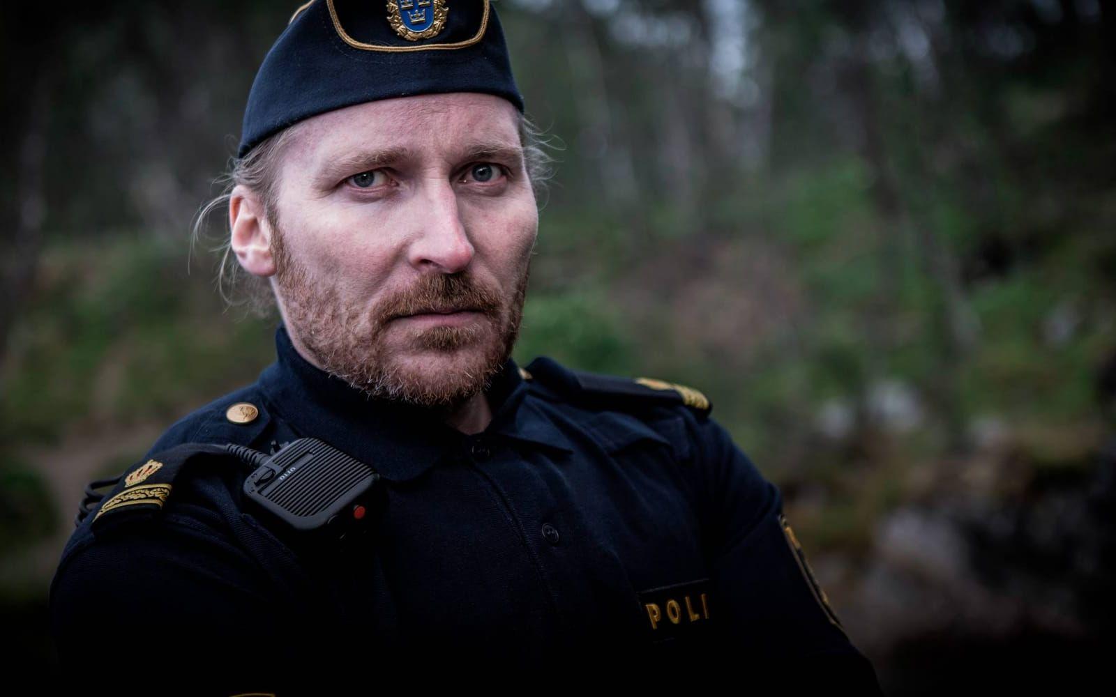 Polisen Thorndahl spelas väldigt bra av Jakob Hultcrantz Hansson. Bild: SVT.