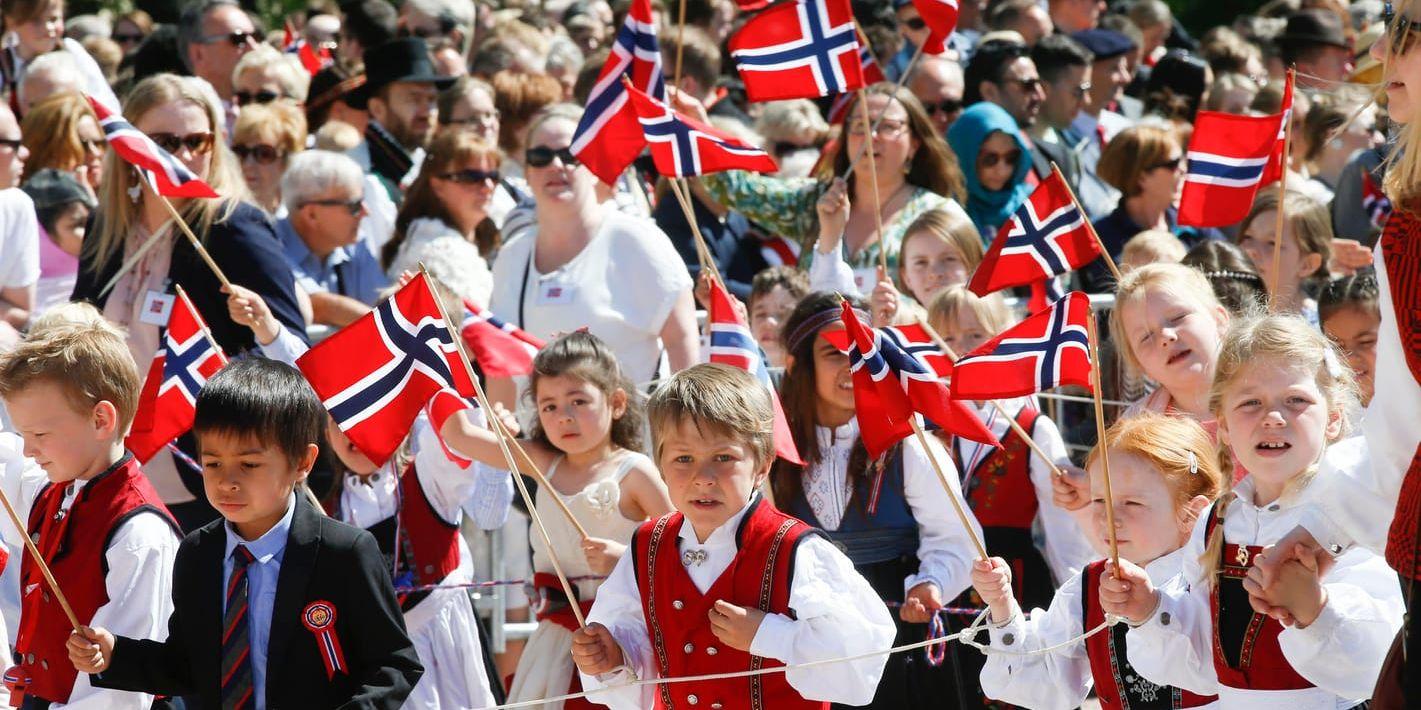 Oslo kommun förbjuder försäljning av heliumballonger den 17 maj. Flaggor är dock fortfarande tillåtet på nationaldagen. Arkivbild.