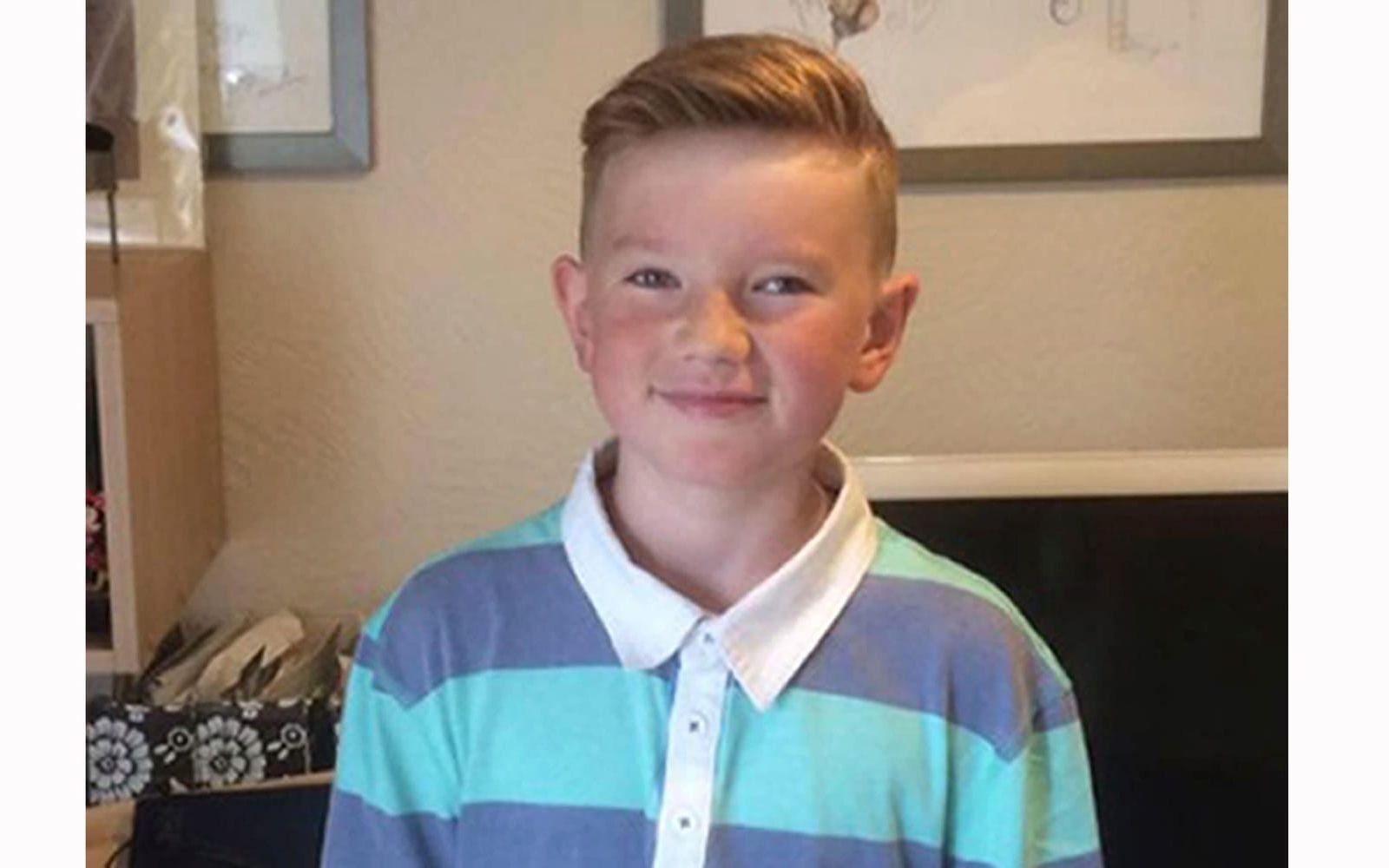 Brittiske Alex Batty försvann som elvaåring. Odaterad privat bild offentliggjord av Manchester-polisen.