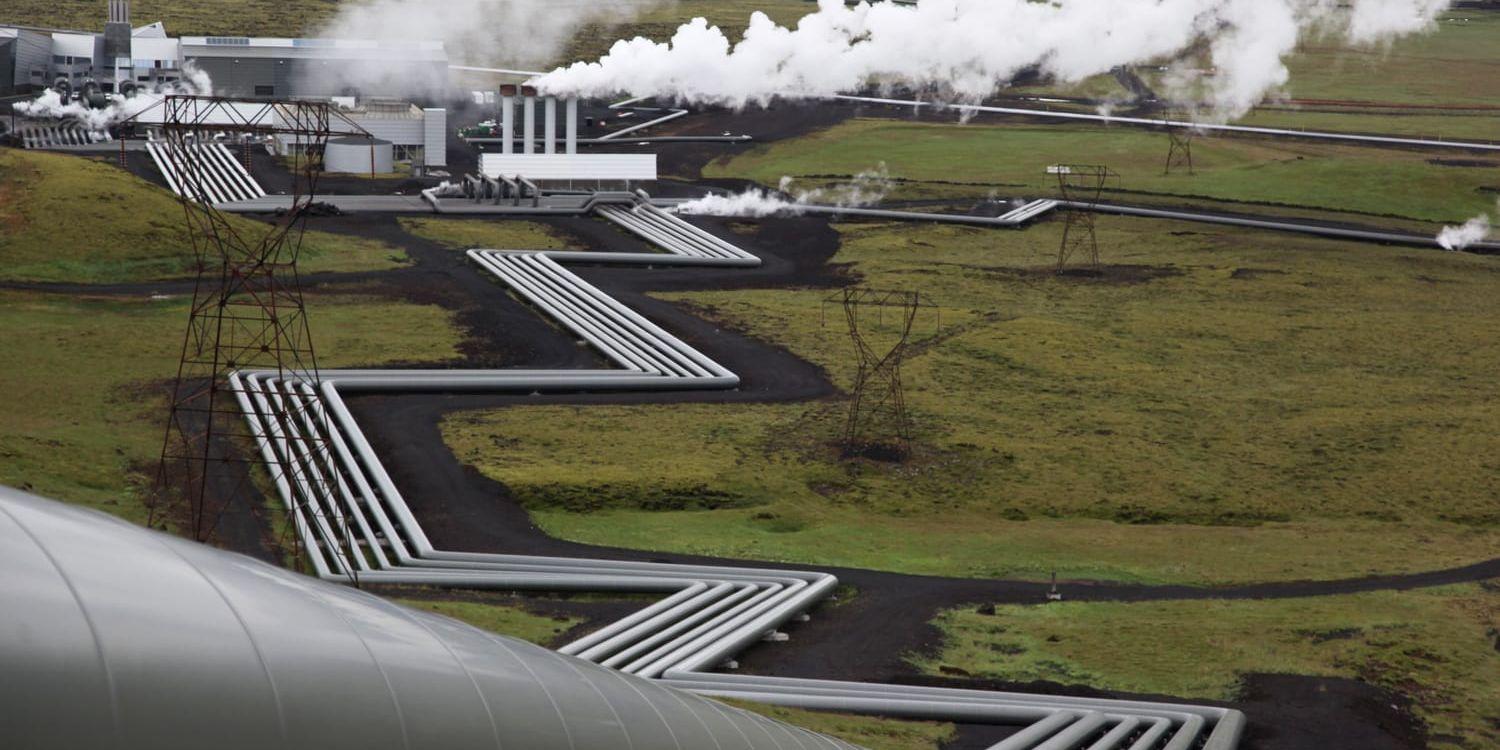 Forskare inom projektet Carbfix har utvecklat en metod för att lagra koldioxid i marken vid det geotermiska kraftverket Hellisheidi utanför Reykjavik. Arkivbild.