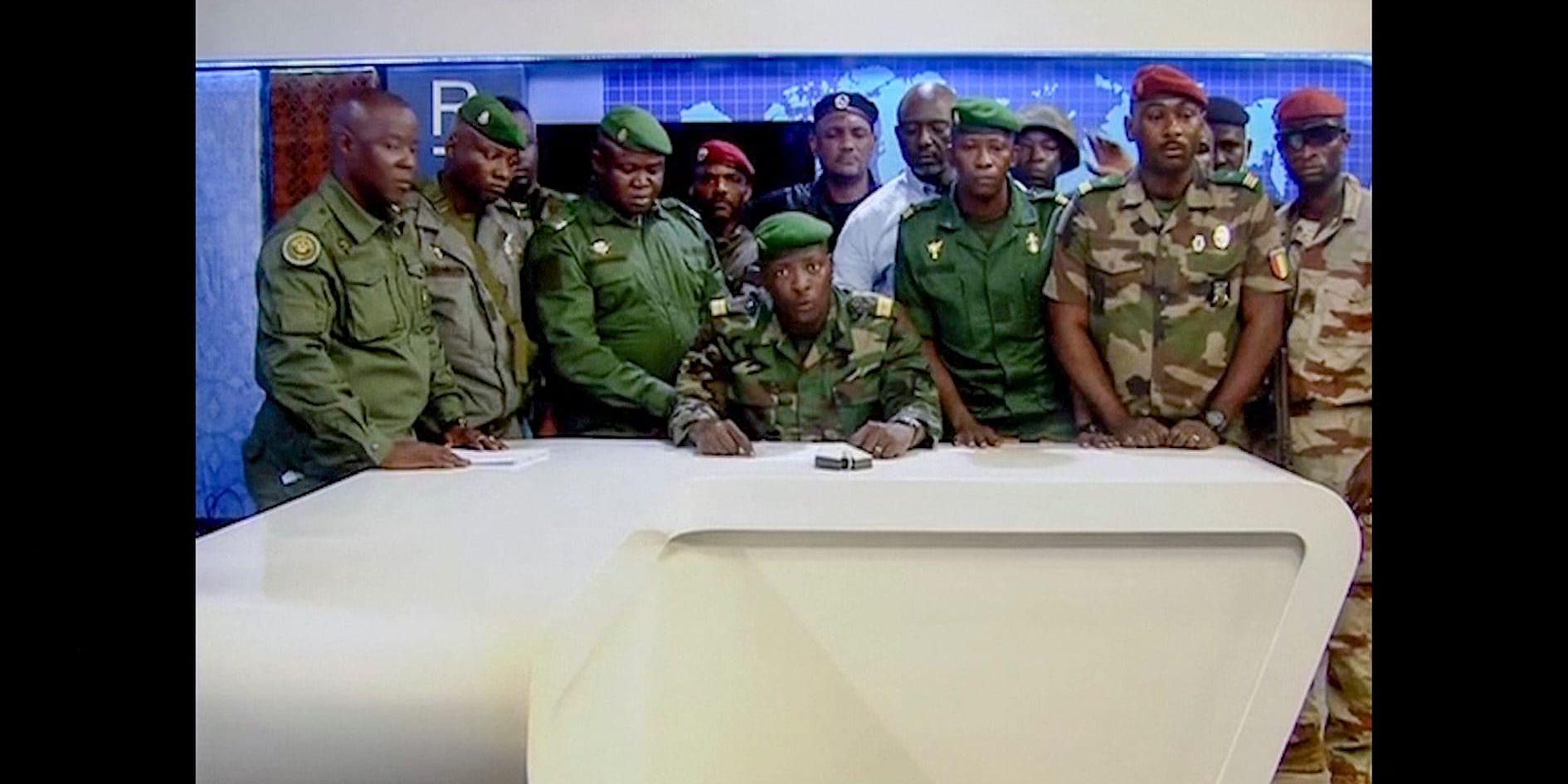 Under ett tv-sänt tal under söndagen meddelade militären att kuppen har orsakats av 'vanstyre'. Bilden är tagen från ett videoklipp.