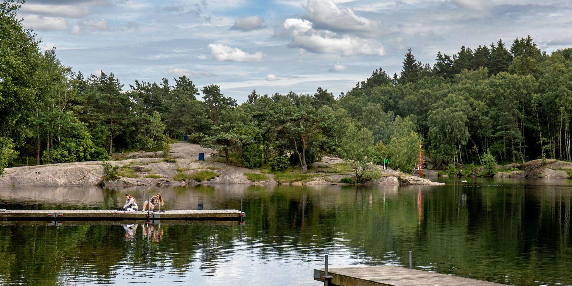 &quot;Bergsjöbadet var i mina ögon ett paradis – en sjö mitt i en stadsdel, wow!&quot;, skriver Marina Ferhatovic om sina första intryck av Göteborg. 