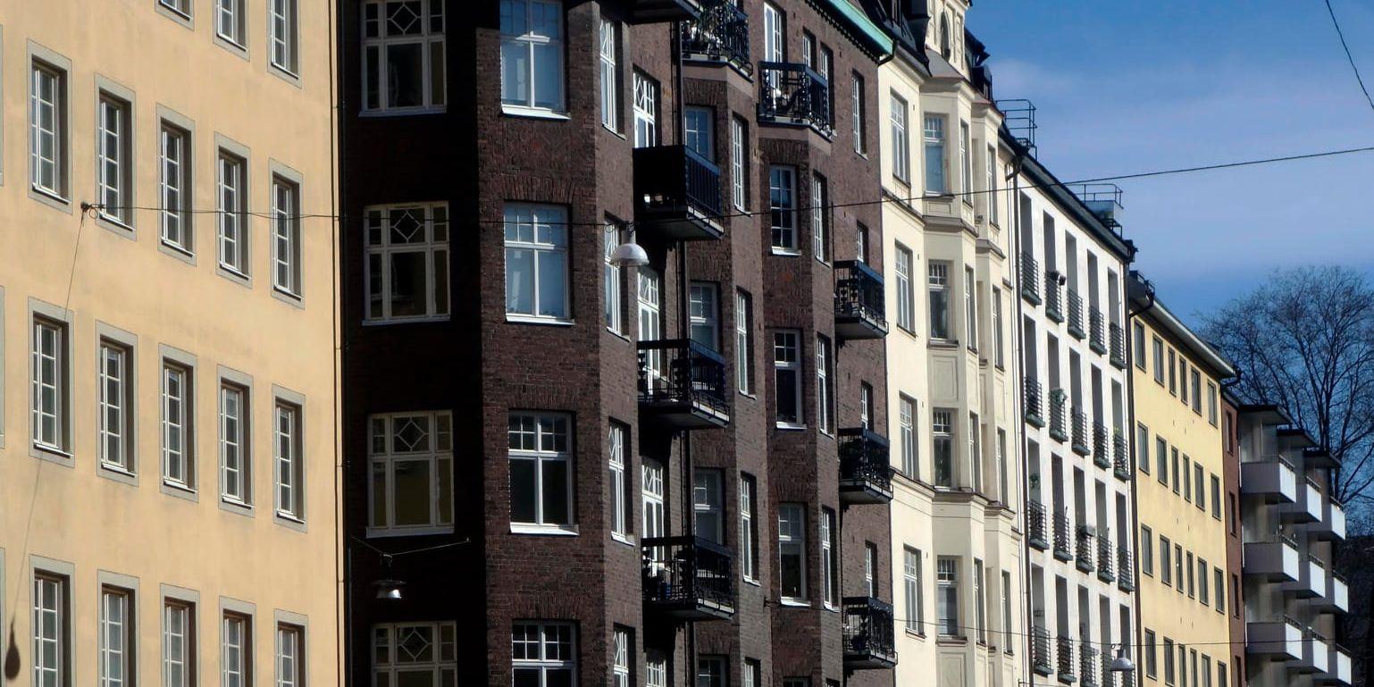 Husfasader på Södermalm i Stockholm. Arkivbild.