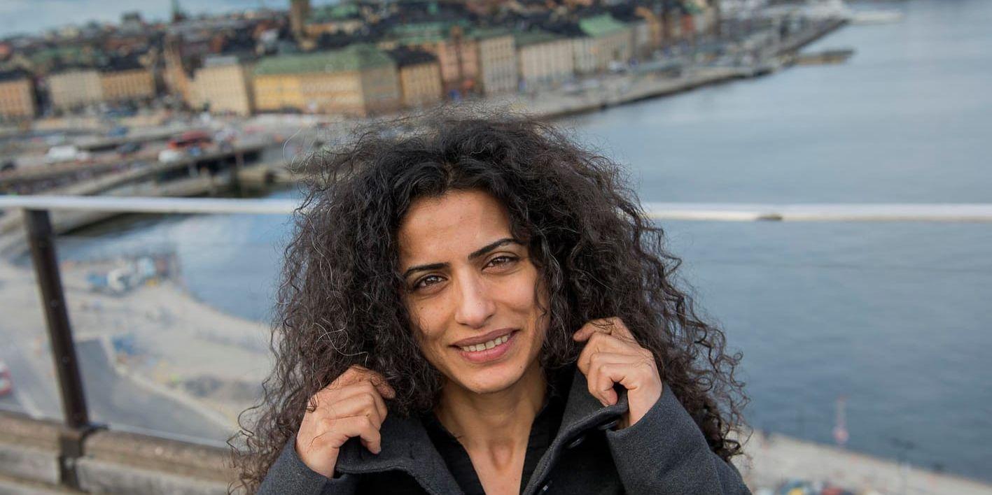Helen Al Janabi, ursprungligen från Syrien, har startat Arabiska Teatern, en teatergrupp som gör dramatik på arabiska i Sverige.