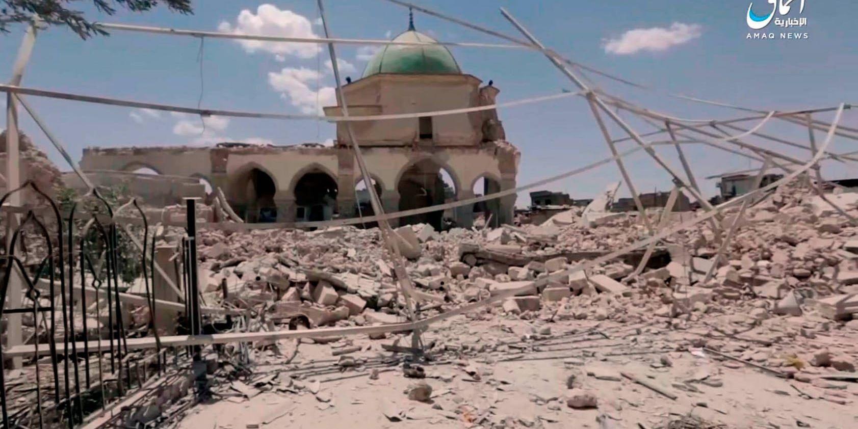 Ödeläggelsen där den berömda al-Nurimoskén låg innan IS sprängde den. Här utropade terrorrörelsen sitt så kallade kalifat 2014. Bilderna av förstörelsen spreds först via IS:s propagandaorgan Amaq.